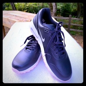 NWOT Nike Air Max Women’s Tennis/Golf Shoe, Size 9